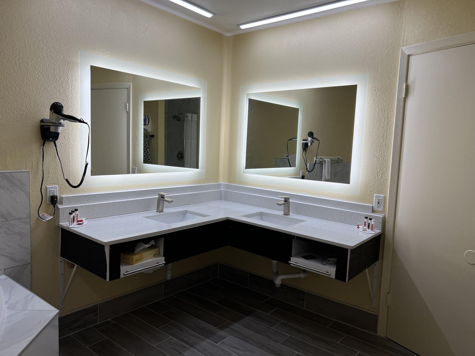 Days Inn By Wyndham Suites Fredericksburg Kültér fotó