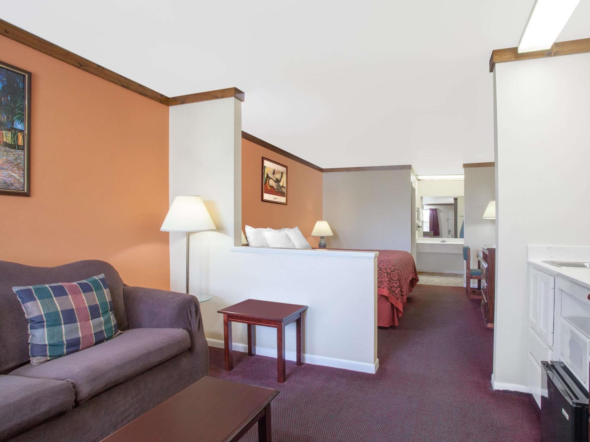 Days Inn By Wyndham Suites Fredericksburg Kültér fotó