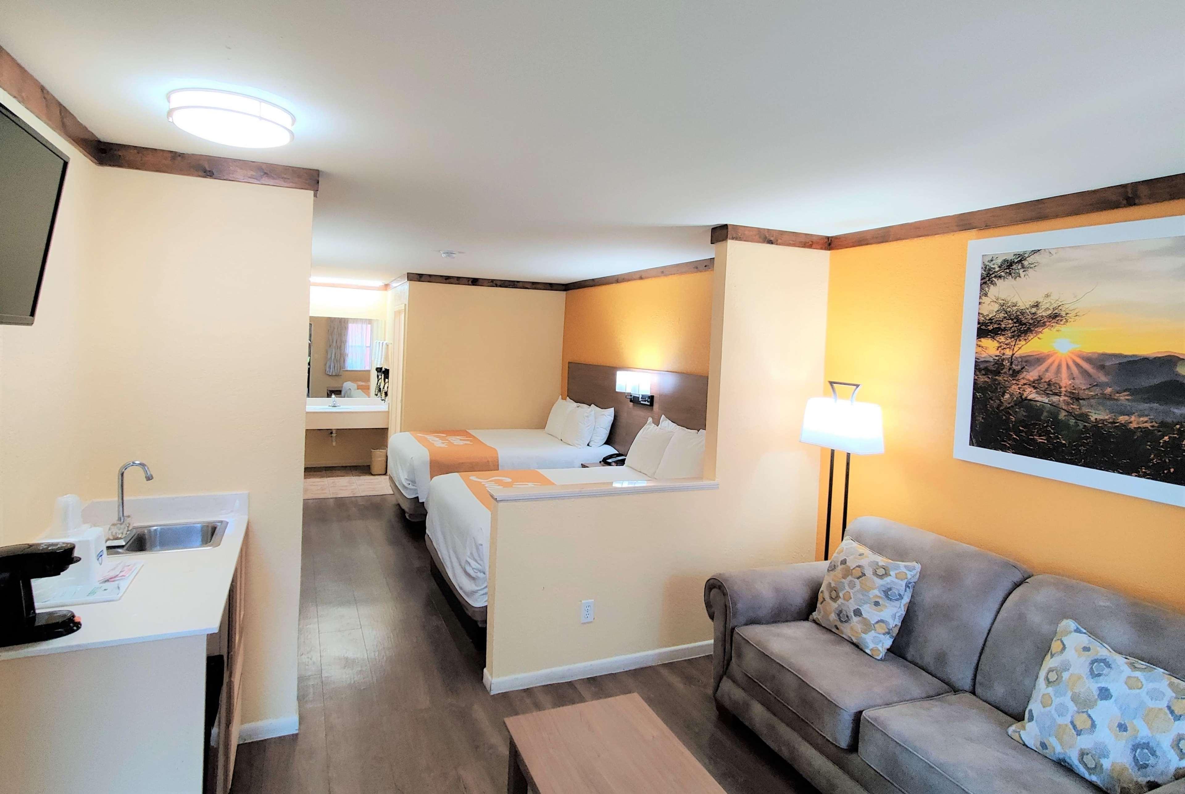 Days Inn By Wyndham Suites Fredericksburg Kültér fotó