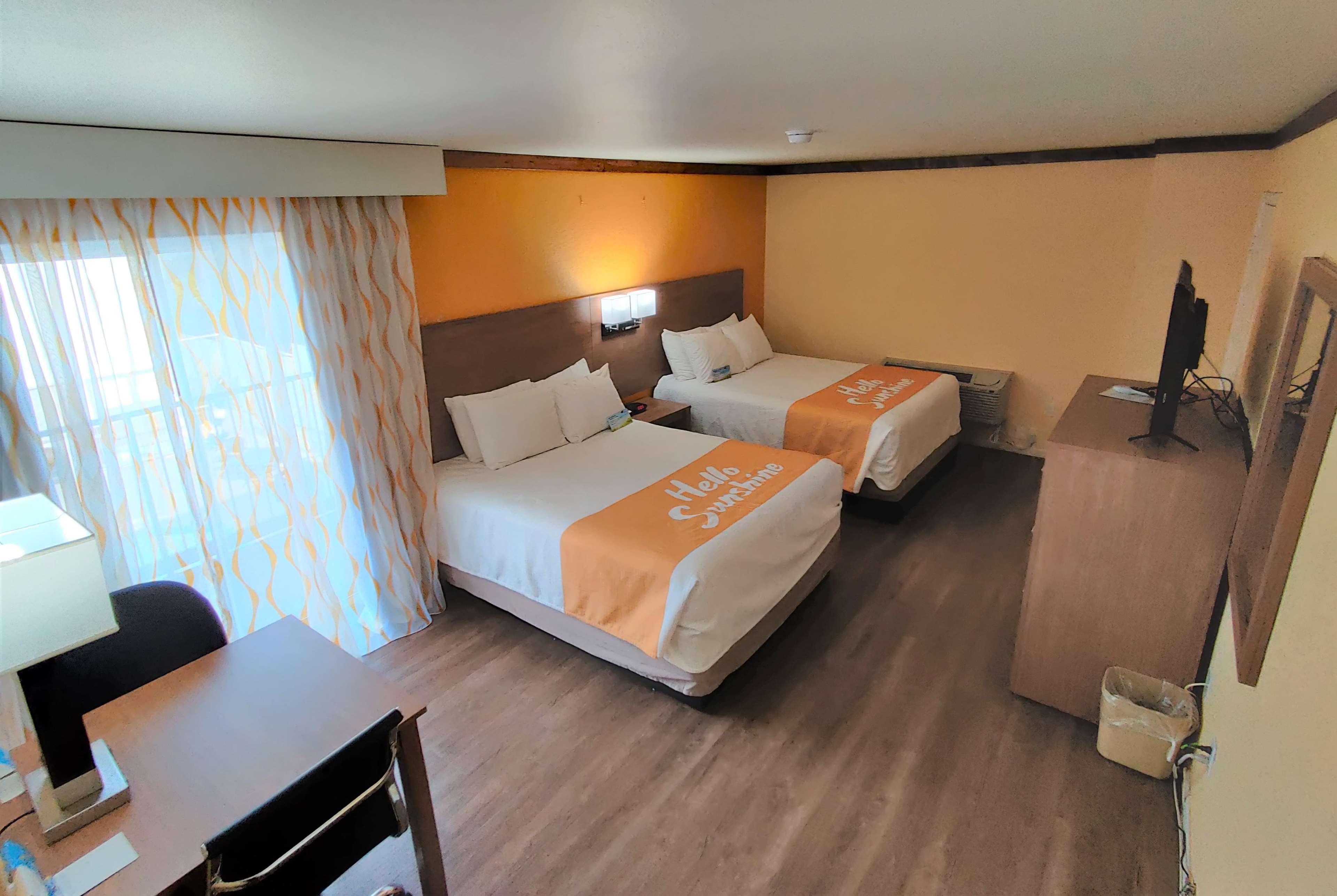 Days Inn By Wyndham Suites Fredericksburg Kültér fotó