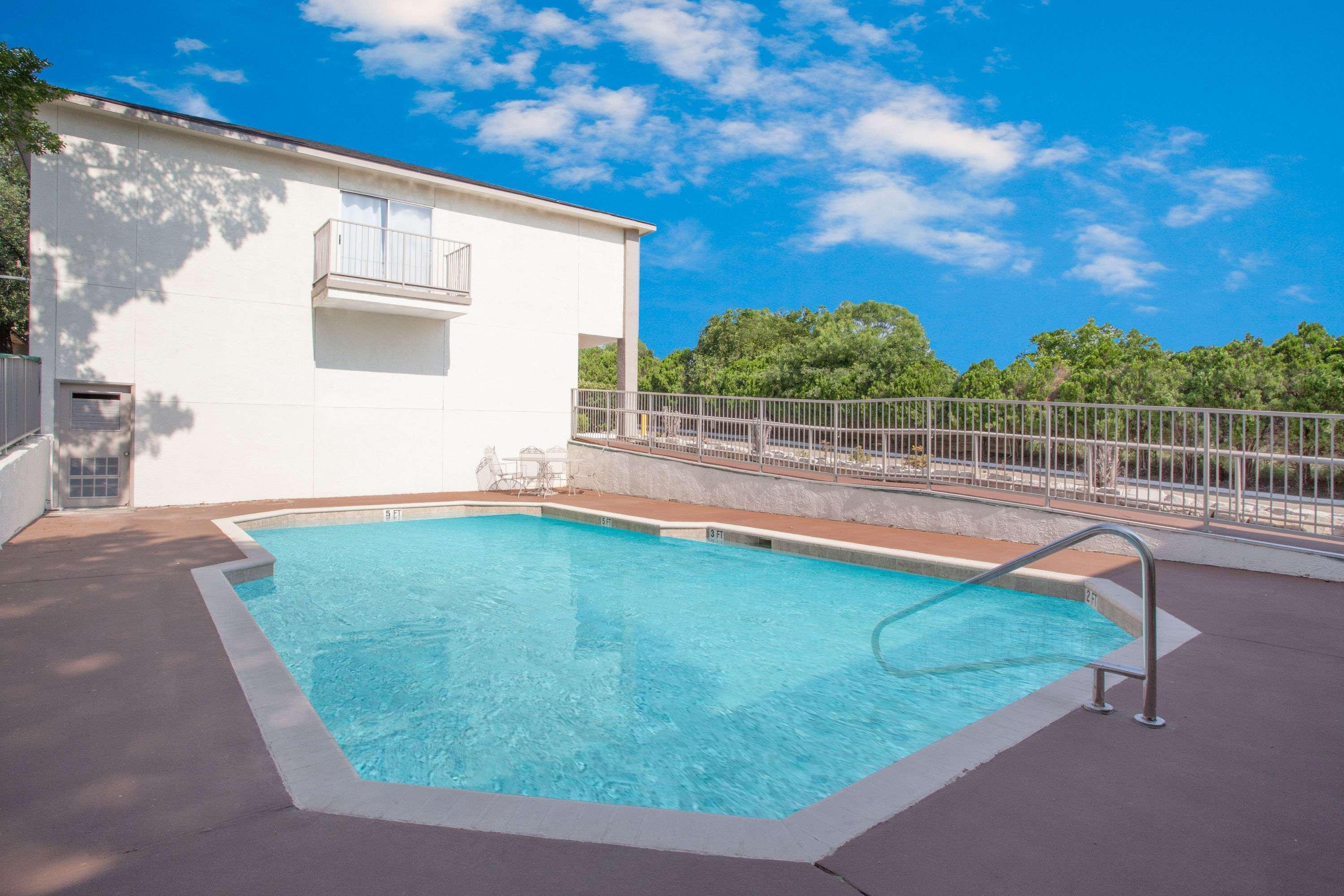Days Inn By Wyndham Suites Fredericksburg Kültér fotó