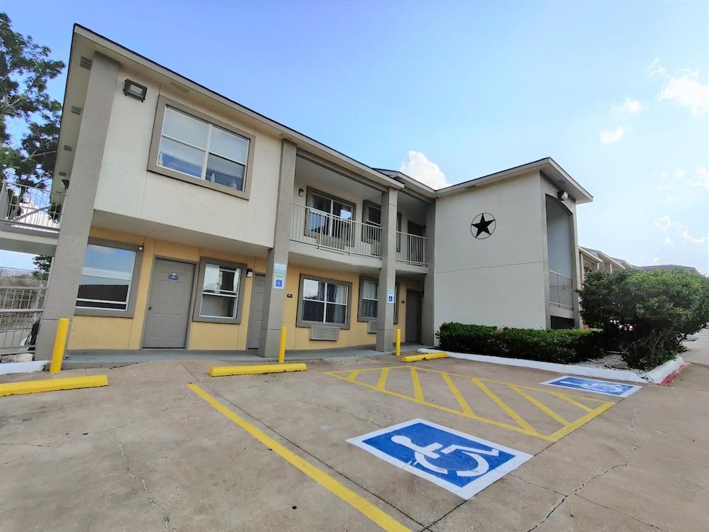 Days Inn By Wyndham Suites Fredericksburg Kültér fotó