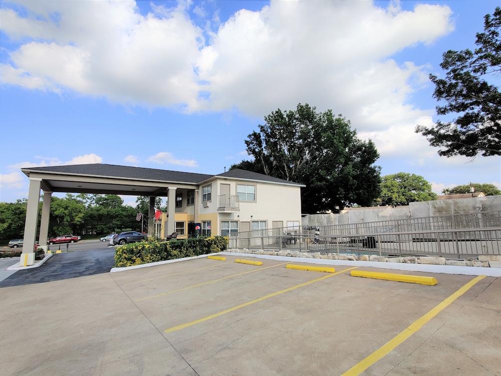 Days Inn By Wyndham Suites Fredericksburg Kültér fotó
