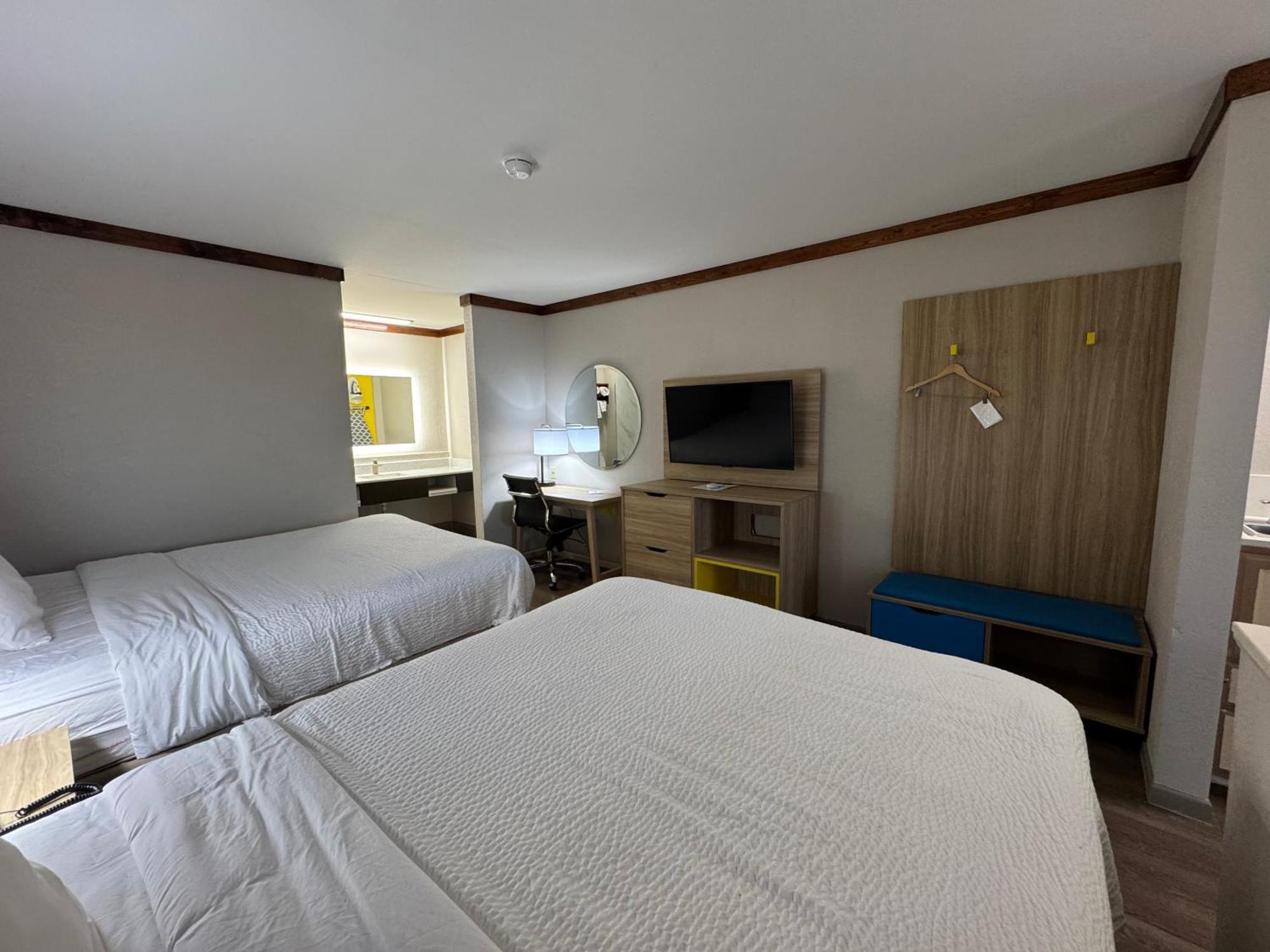 Days Inn By Wyndham Suites Fredericksburg Kültér fotó