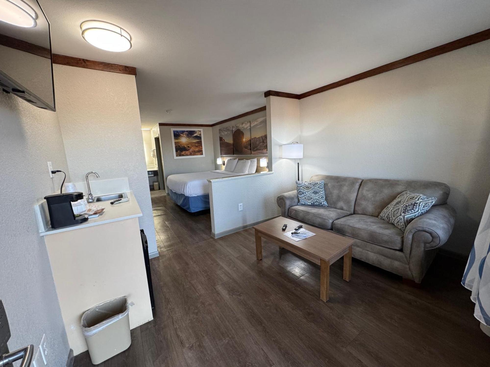 Days Inn By Wyndham Suites Fredericksburg Kültér fotó