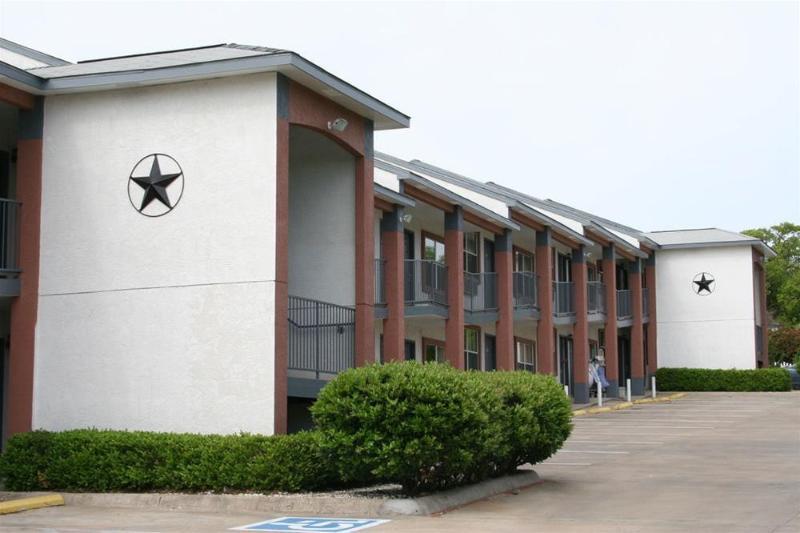 Days Inn By Wyndham Suites Fredericksburg Kültér fotó
