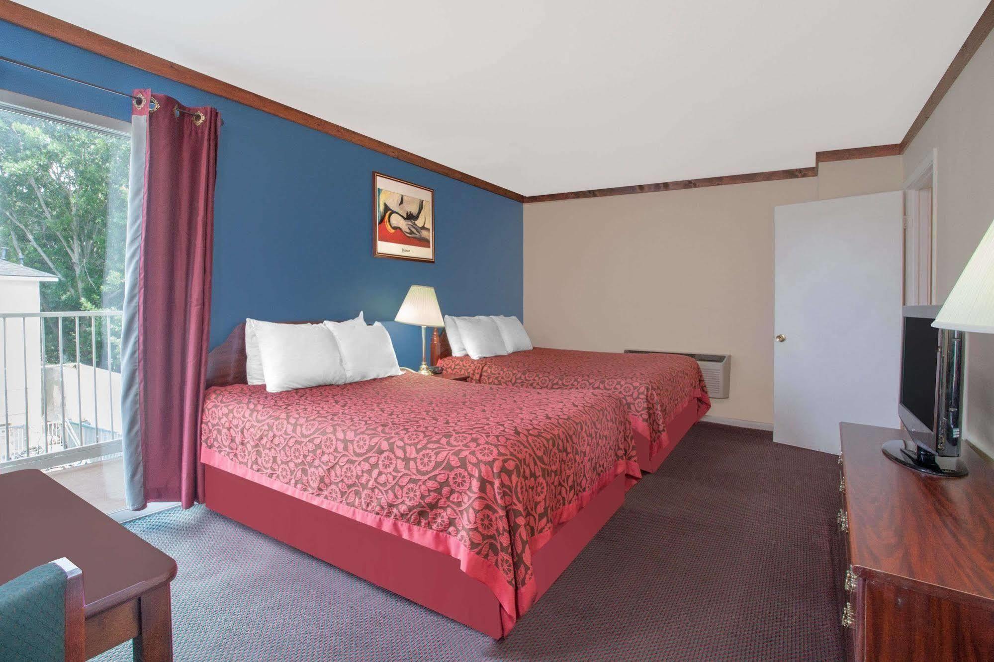 Days Inn By Wyndham Suites Fredericksburg Kültér fotó